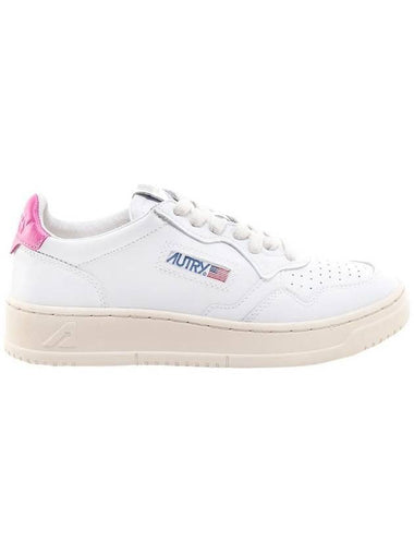 Women's Medalist Leather Low Top Sneakers White Pink Tab - AUTRY - BALAAN 1