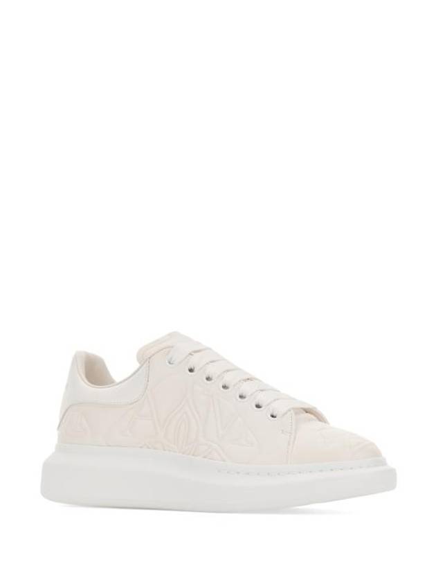 Debossed Logo Low-Top Sneakers White - ALEXANDER MCQUEEN - BALAAN 3