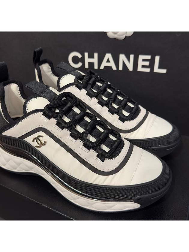 Mixed Fibers Fabric Suede Low Top Sneakers White Black - CHANEL - BALAAN 7