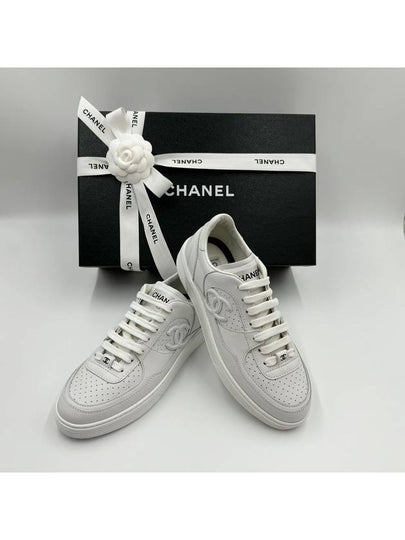 CC Logo Calfskin Low Top Sneakers White - CHANEL - BALAAN 2