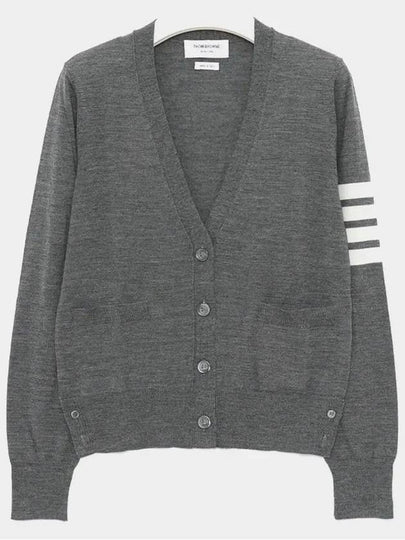 Sustainable Fine Merino Wool 4-Bar Relaxed Fit V-Neck Cardigan Medium Grey - THOM BROWNE - BALAAN 2