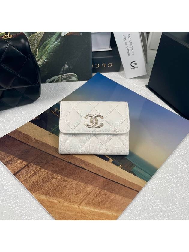 Women's CC Logo Caviar Flap Card Wallet White - CHANEL - BALAAN 2