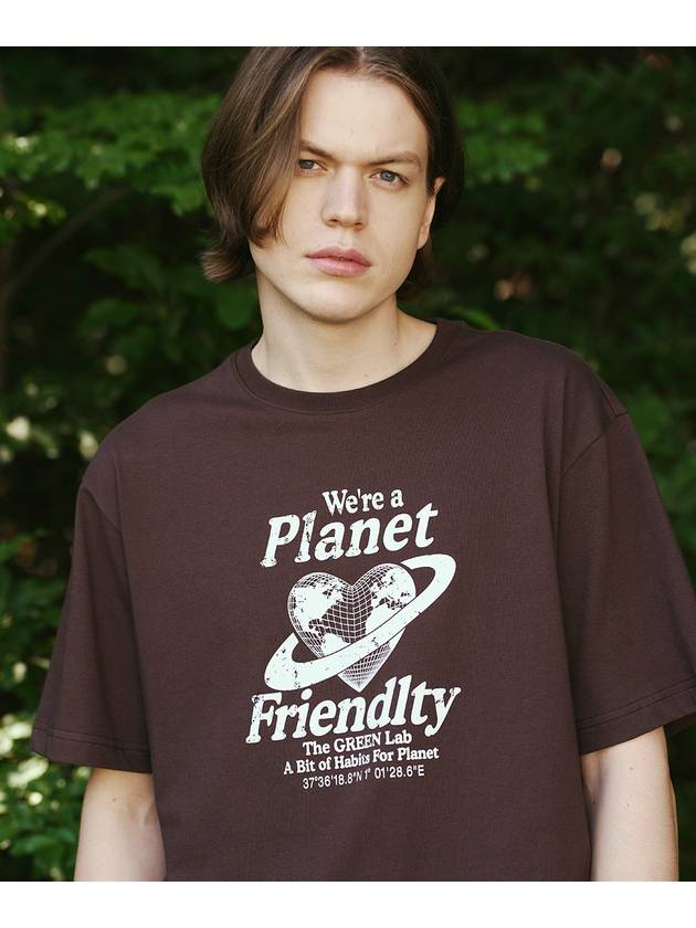 _PLANET FRIENDLY GRAPHIC SHORT SLEEVE BROWN - THE GREEN LAB - BALAAN 1