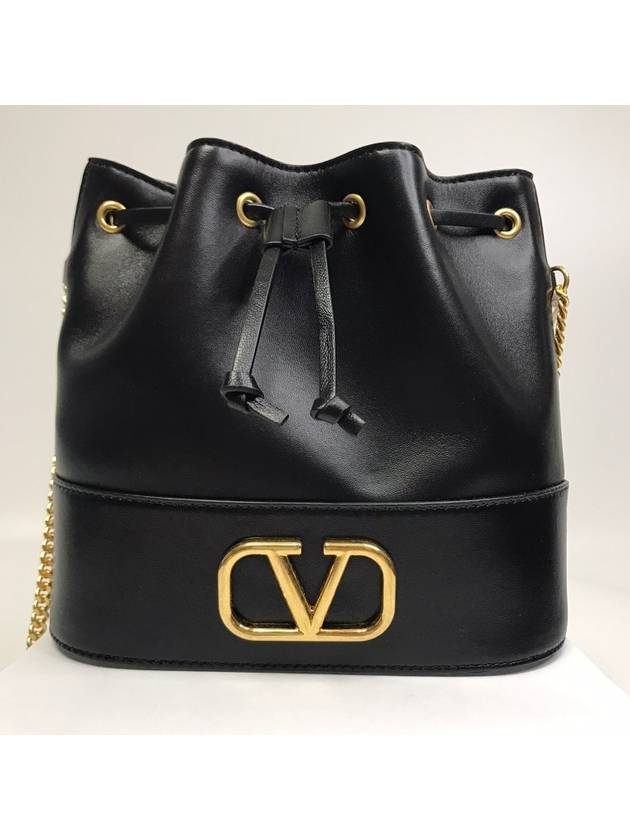 V Logo Signature Chain Napa Leather Bucket Bag Black - VALENTINO - BALAAN 3