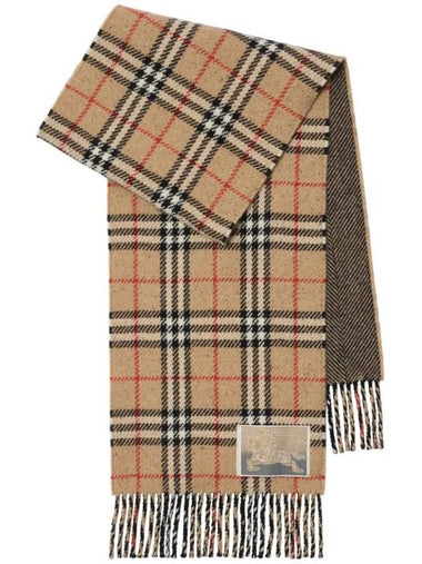 Reversible Check Cashmere Scarf 8099014 - BURBERRY - BALAAN 1