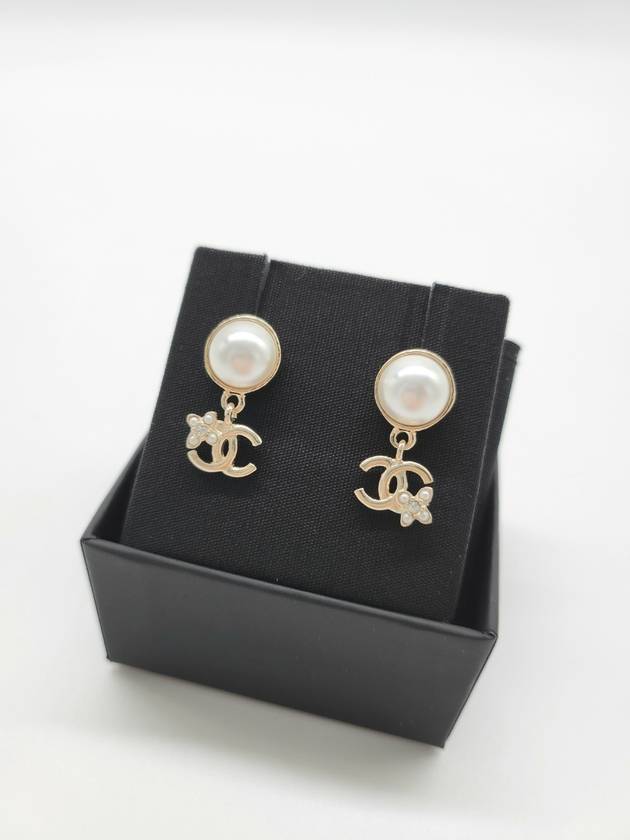 CC Logo Flower Pearl Drop Earrings Gold - CHANEL - BALAAN 8