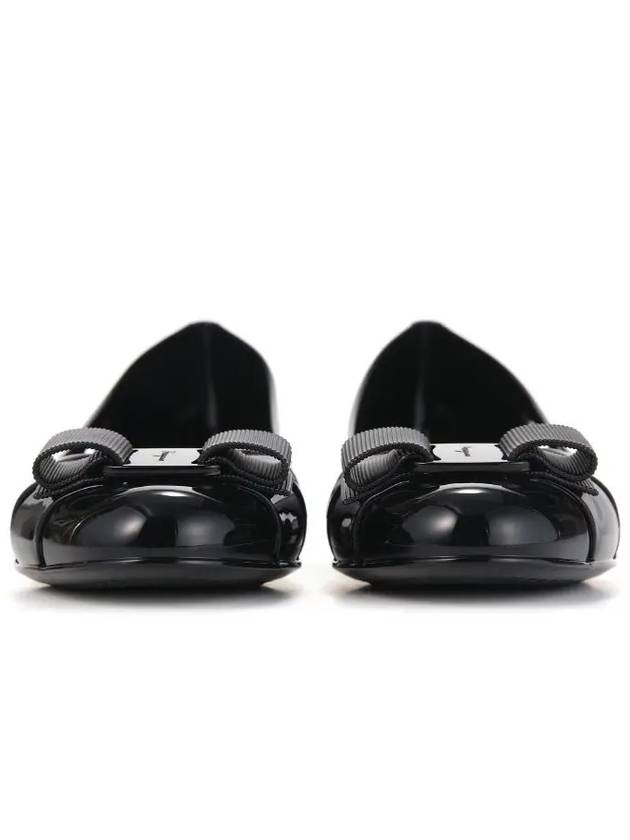 Vara Bow Jelly Ballet Flat Black - SALVATORE FERRAGAMO - BALAAN 4