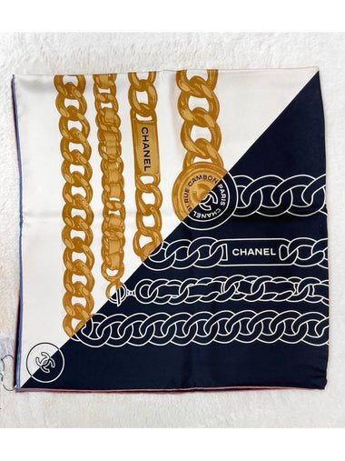 CC Logo Chain Silk Scarf Black White AA9375B13770 - CHANEL - BALAAN 1