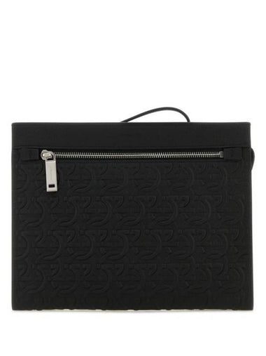 Embossed Logo Zipped Clutch Bag Black - SALVATORE FERRAGAMO - BALAAN 1