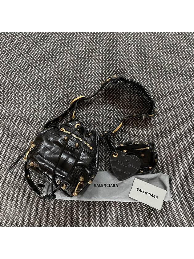 Le Cagole XS Leather Bucket Bag Black - BALENCIAGA - BALAAN 2