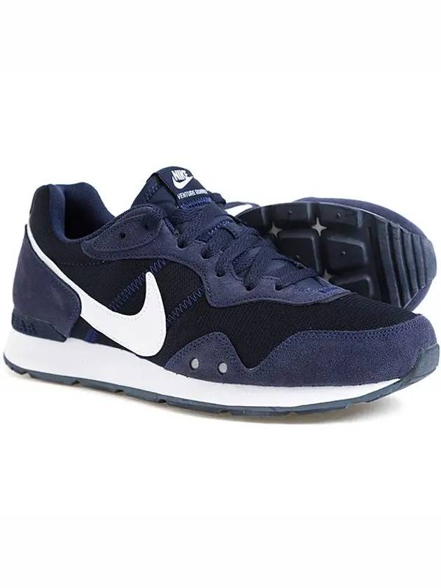 Venture Runner Low Top Sneakers Midnight Navy - NIKE - BALAAN 3