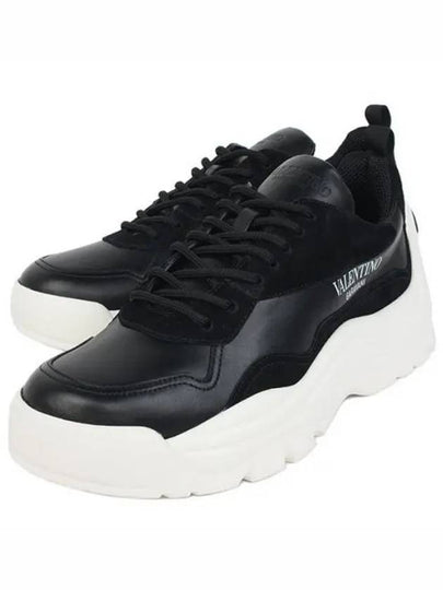 Men's Banshee Gumboy Low Top Sneakers Black - VALENTINO - BALAAN 2