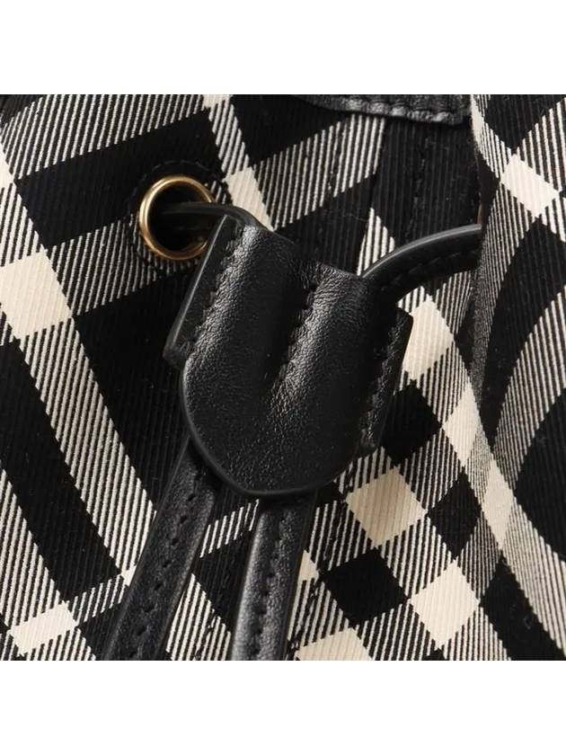 Checked medium bucket bag 8093871 - BURBERRY - BALAAN 6