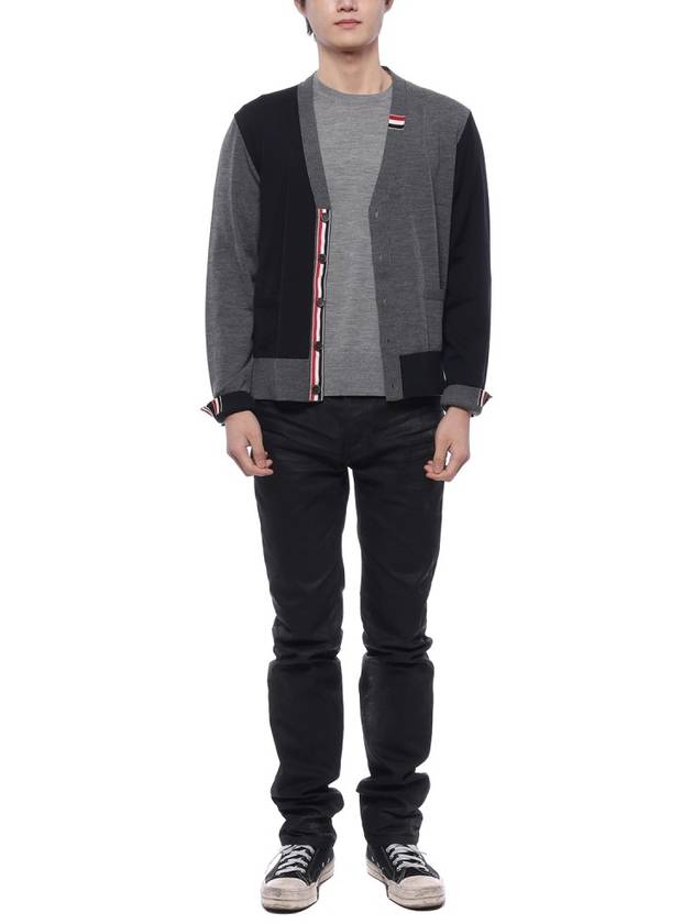 Fun Mix Fine Merino Jersey Stripe Relaxed V-Neck Cardigan Navy Grey - THOM BROWNE - BALAAN 4