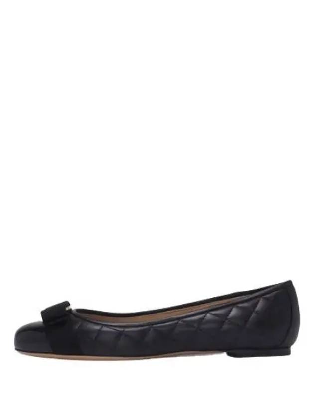 Varina Quilting Leather Ballet Flat Black - SALVATORE FERRAGAMO - BALAAN 2