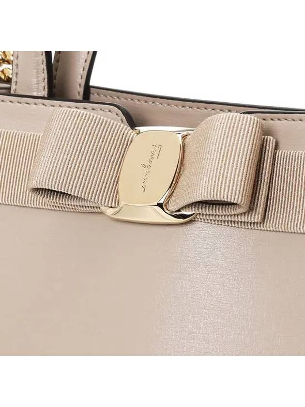 Vara Bow Top Handle Tote Bag Beige - SALVATORE FERRAGAMO - BALAAN 7