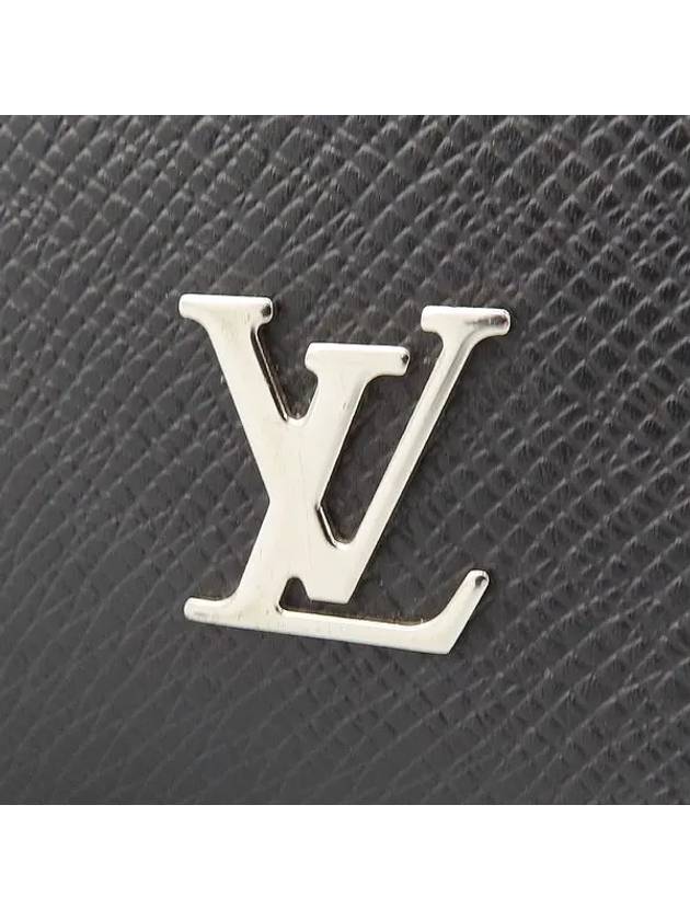 M30450 Black Color Taiga Leather Pochette Voyage Clutch - LOUIS VUITTON - BALAAN 4