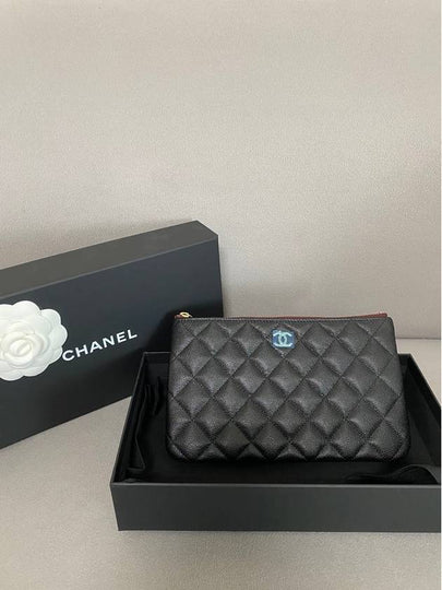 Small Classic Pouch Grained Calfskin & Gold Black - CHANEL - BALAAN 2