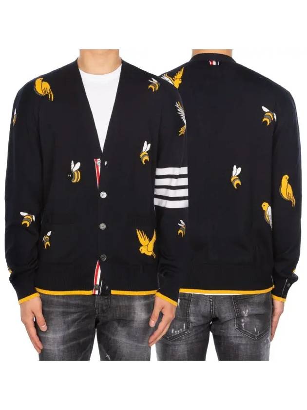 Men's Merino Bird Bee 4 Bar V-Neck Merino Cotton Cardigan Navy - THOM BROWNE - BALAAN 2