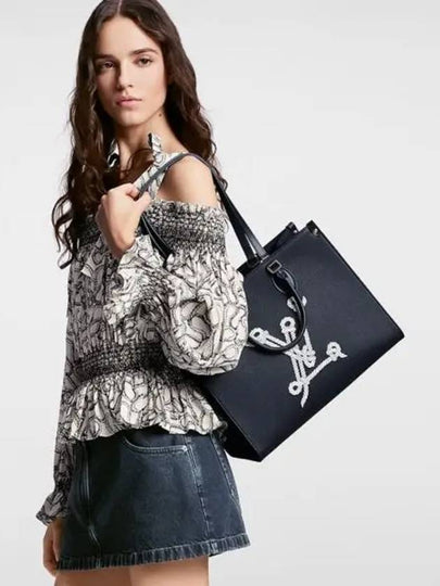 OnTheGo MM Tote Bag Navy - LOUIS VUITTON - BALAAN 2