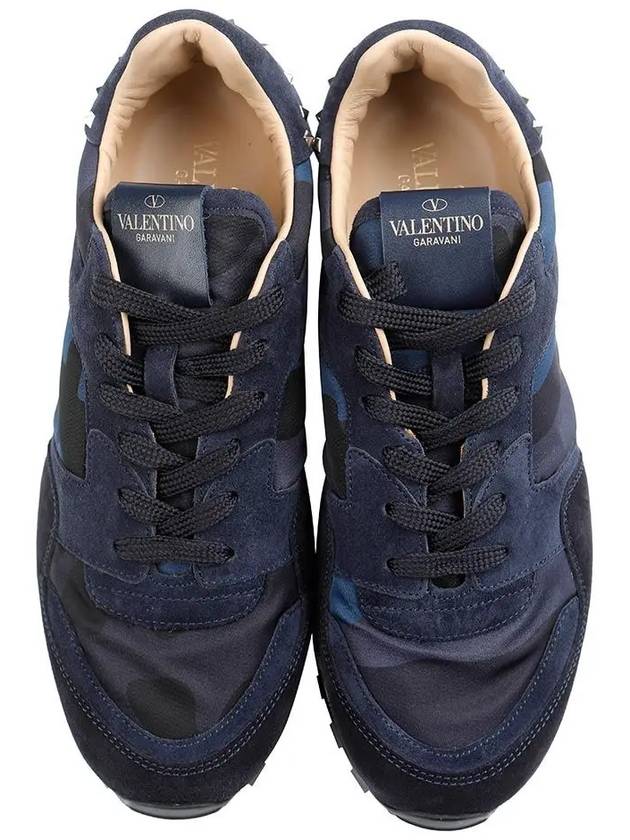 Men's Rockrunner Camouflage Suede Low Top Sneakers Navy - VALENTINO - BALAAN 3