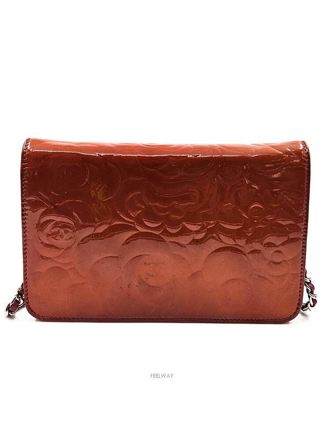 Patent camellia woc cross bag - CHANEL - BALAAN 4