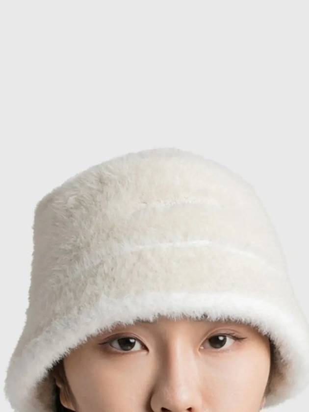 Le Bob Neve Fluffy Bucket Hat Off-White - JACQUEMUS - BALAAN 5