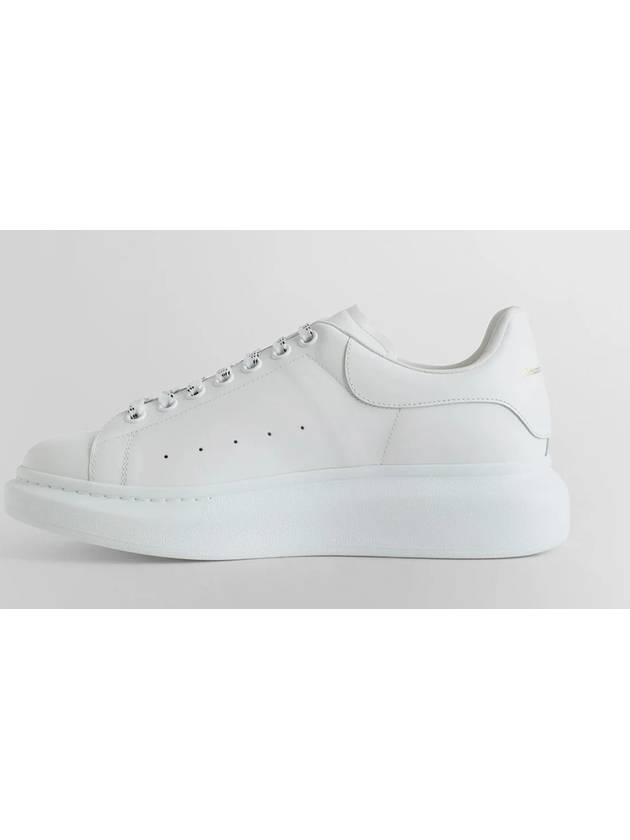 Oversized Leather Tab Low Top Sneakers White - ALEXANDER MCQUEEN - BALAAN 7