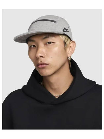 Fly Unstructured Flat Bill Tech Fleece Cap Dark Gray Header Black HJ3504 063 - NIKE - BALAAN 1