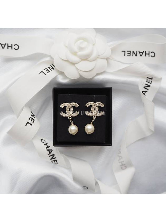 CC Metal Logo Pearl Earrings Gold - CHANEL - BALAAN 2