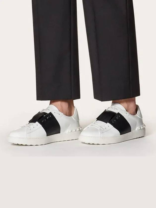 Men's Hidden Strap Rockstud Color Contrast Sneakers White Black - VALENTINO - BALAAN 2