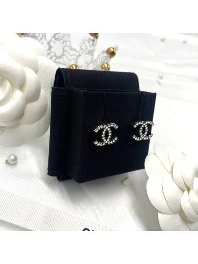 3D Crystal CC Logo Silver Earrings ABE835 - CHANEL - BALAAN 2