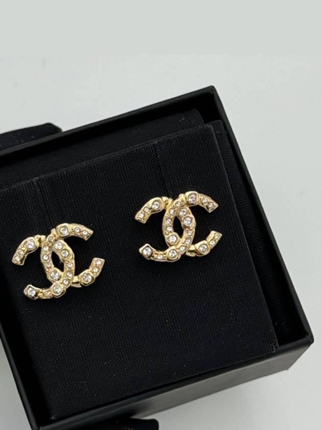 CC logo stud earrings gold - CHANEL - BALAAN 4