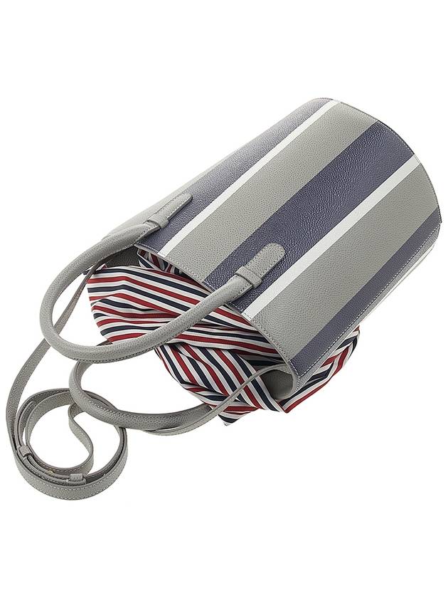 Women's Stripe Pebble Grain Bucket Bag Medium Grey - THOM BROWNE - BALAAN 5