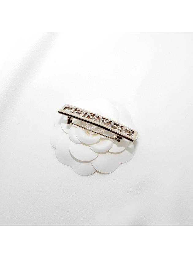 Logo Gold Metal Crystal Brooch ABA750 B10946 NN970 - CHANEL - BALAAN 7