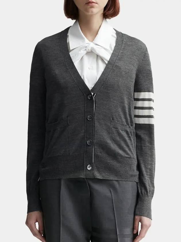 Sustainable Fine Merino Wool 4-Bar Relaxed Fit V-Neck Cardigan Medium Grey - THOM BROWNE - BALAAN 3