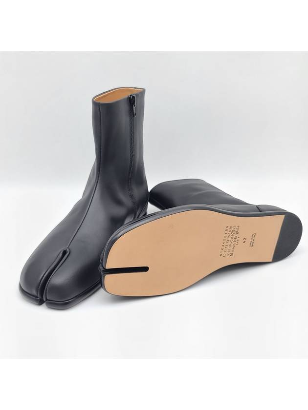 Tabi Flat Ankle Boots Black - MAISON MARGIELA - BALAAN.