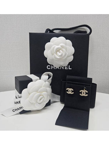 CC logo earrings gold metal crystal ABE431 - CHANEL - BALAAN 1