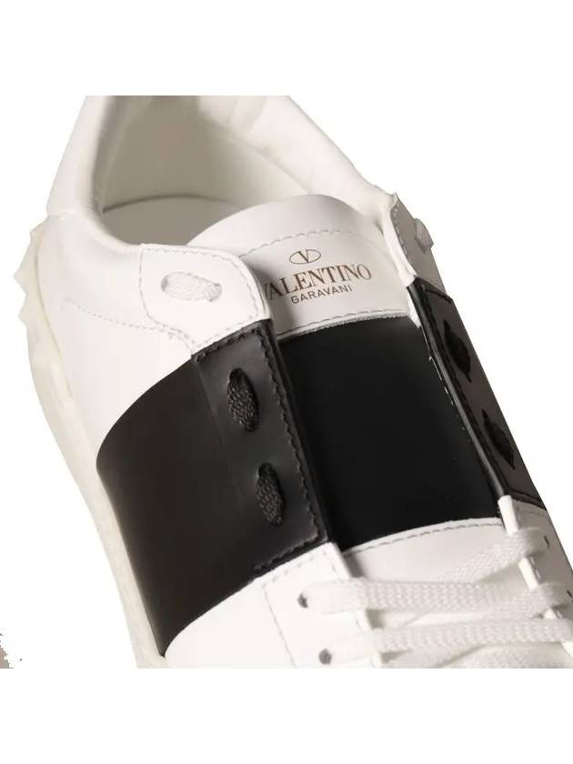 Men's Hidden Strap Rockstud Color Contrast Sneakers White Black - VALENTINO - BALAAN 4