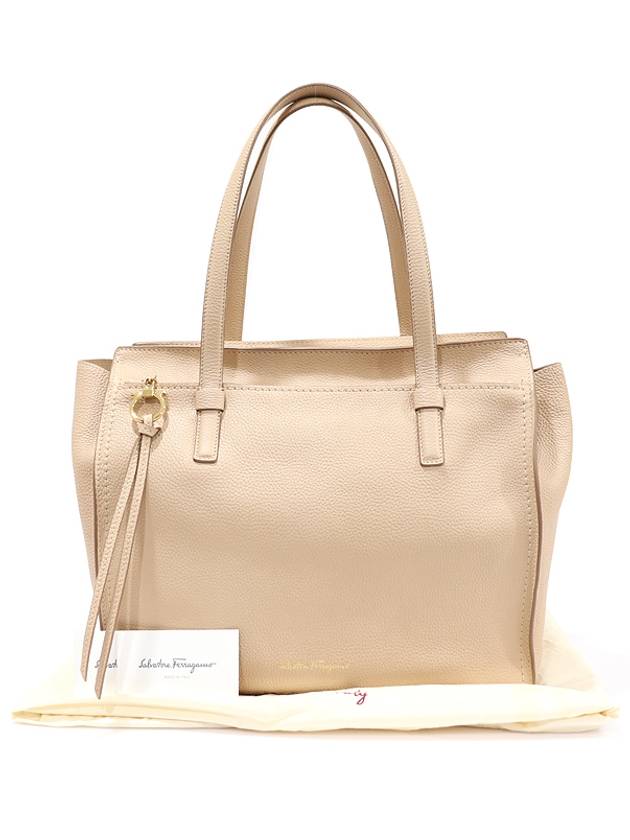 21 F215 Beige calfskin gold plated Gancini Amy large shoulder bag - SALVATORE FERRAGAMO - BALAAN 2