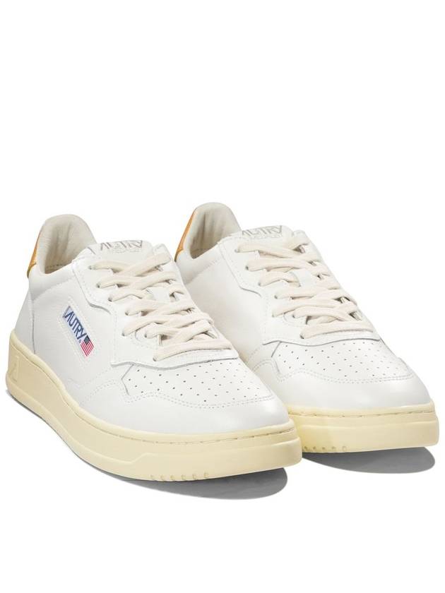 Autry White And Honey-Colored Leather Medalist Low Sneakers - AUTRY - BALAAN 3