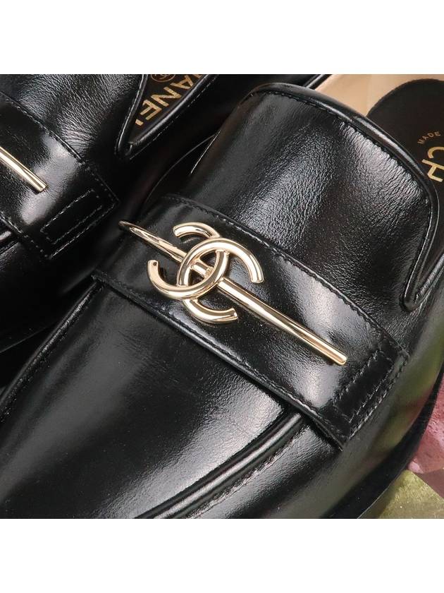 CC Logo Moccasin Patent Enamel Loafers Black - CHANEL - BALAAN 9