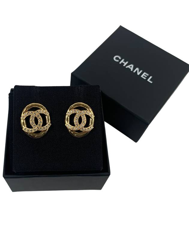 Earrings CC logo crystal gold cubic oval earrings AB8945 - CHANEL - BALAAN 1