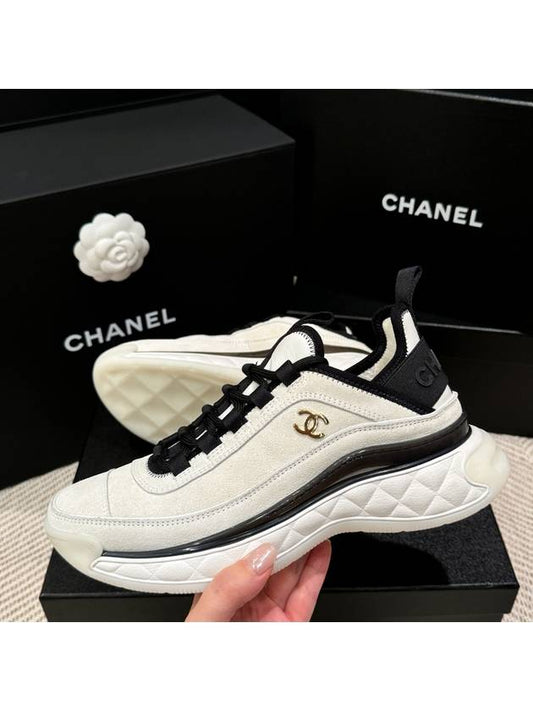 Women's mixed fiber sneakers suede white gold CC - CHANEL - BALAAN 1