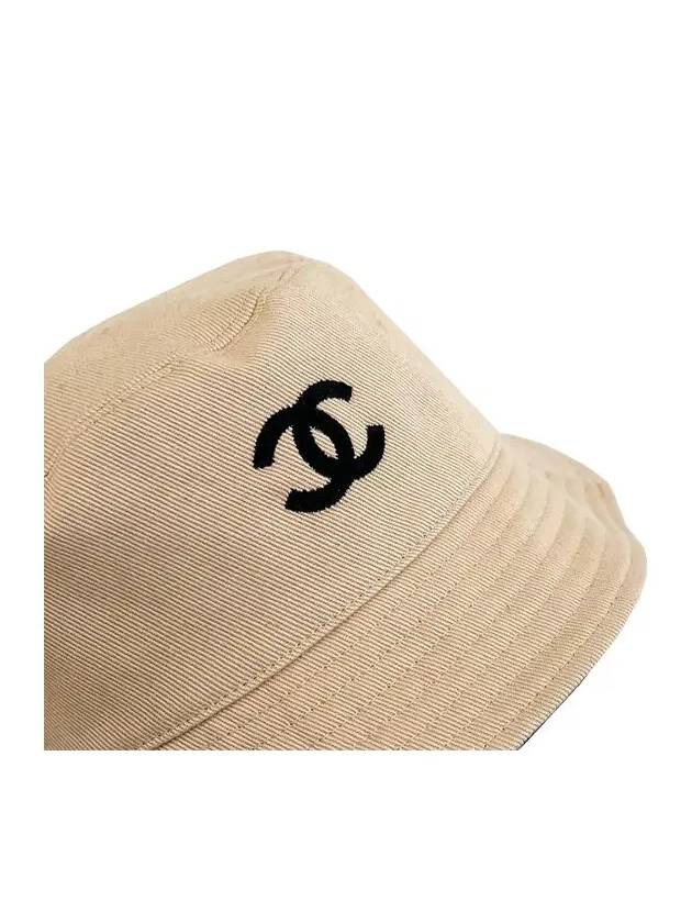 CC Reversible Bucket Hat White AA9255 B13542 NP711 - CHANEL - BALAAN 3