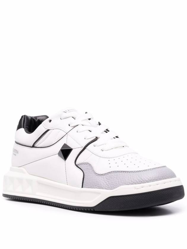 Roman Stud Lace Up Low Top Sneakers White - VALENTINO - BALAAN 3