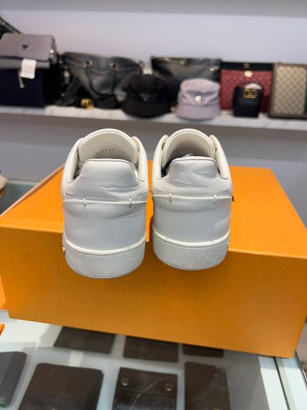 37 Front Row Women Sneakers White - LOUIS VUITTON - BALAAN 4