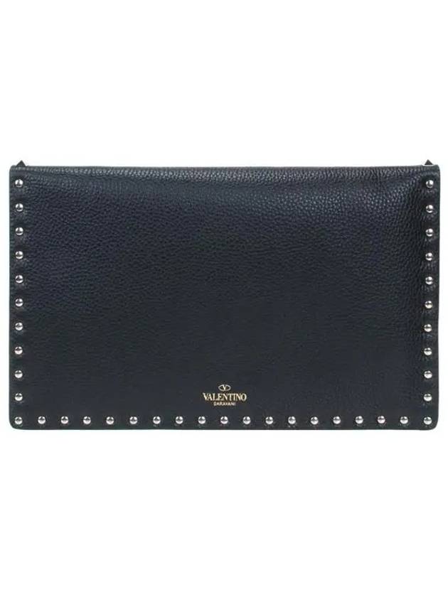 Rockstud Envelope Clutch Bag Black - VALENTINO - BALAAN 5