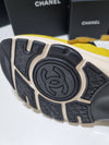 CC Logo Knit Suede Low-Top Sneakers Yellow - CHANEL - BALAAN 7