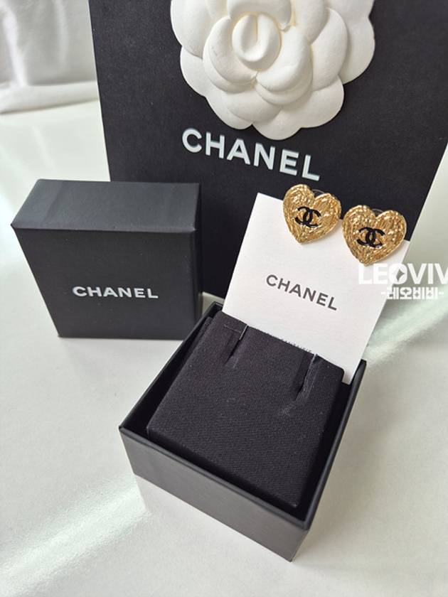 CC logo heart earrings gold color earrings ABC948 - CHANEL - BALAAN 8